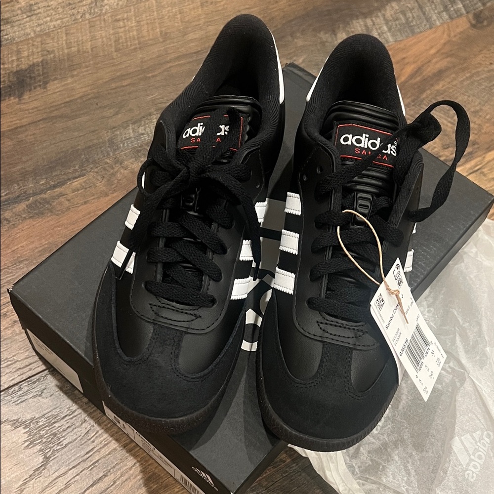 Adidas Classic Black, Gum Sole Samba Sneakers, M5.5 / W7 - New with Box